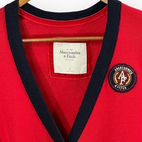 Abercrombie Cardigan Sweater Red V Neck Logo Patch Preppy Knit Small - Picture 6 of 11